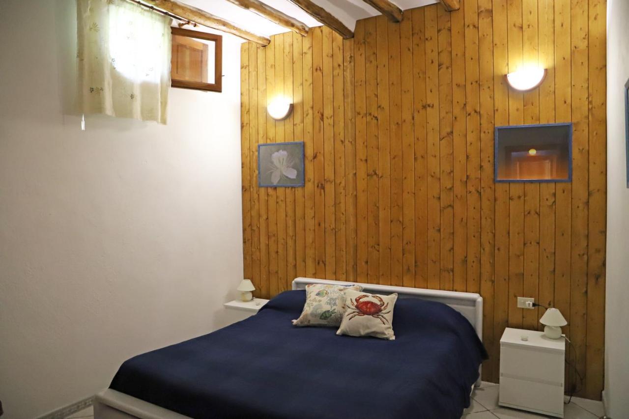 הוילה מאלפה Casa Vacanze Lorenzo מראה חיצוני תמונה