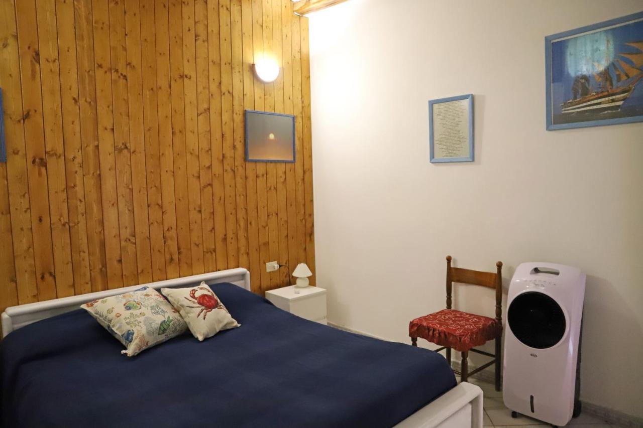הוילה מאלפה Casa Vacanze Lorenzo מראה חיצוני תמונה